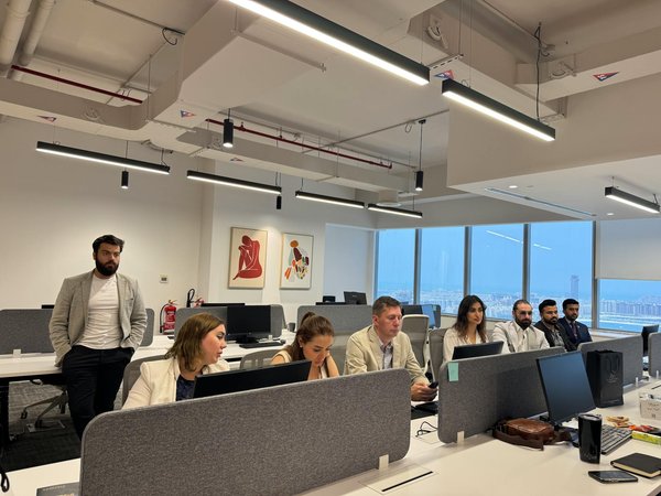 Elevate your office ensemble: expert tips for styling wide-leg trousers with chic flair!